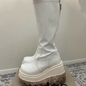 Demonia Shaker 65 in White Holo🦷🥥🐇